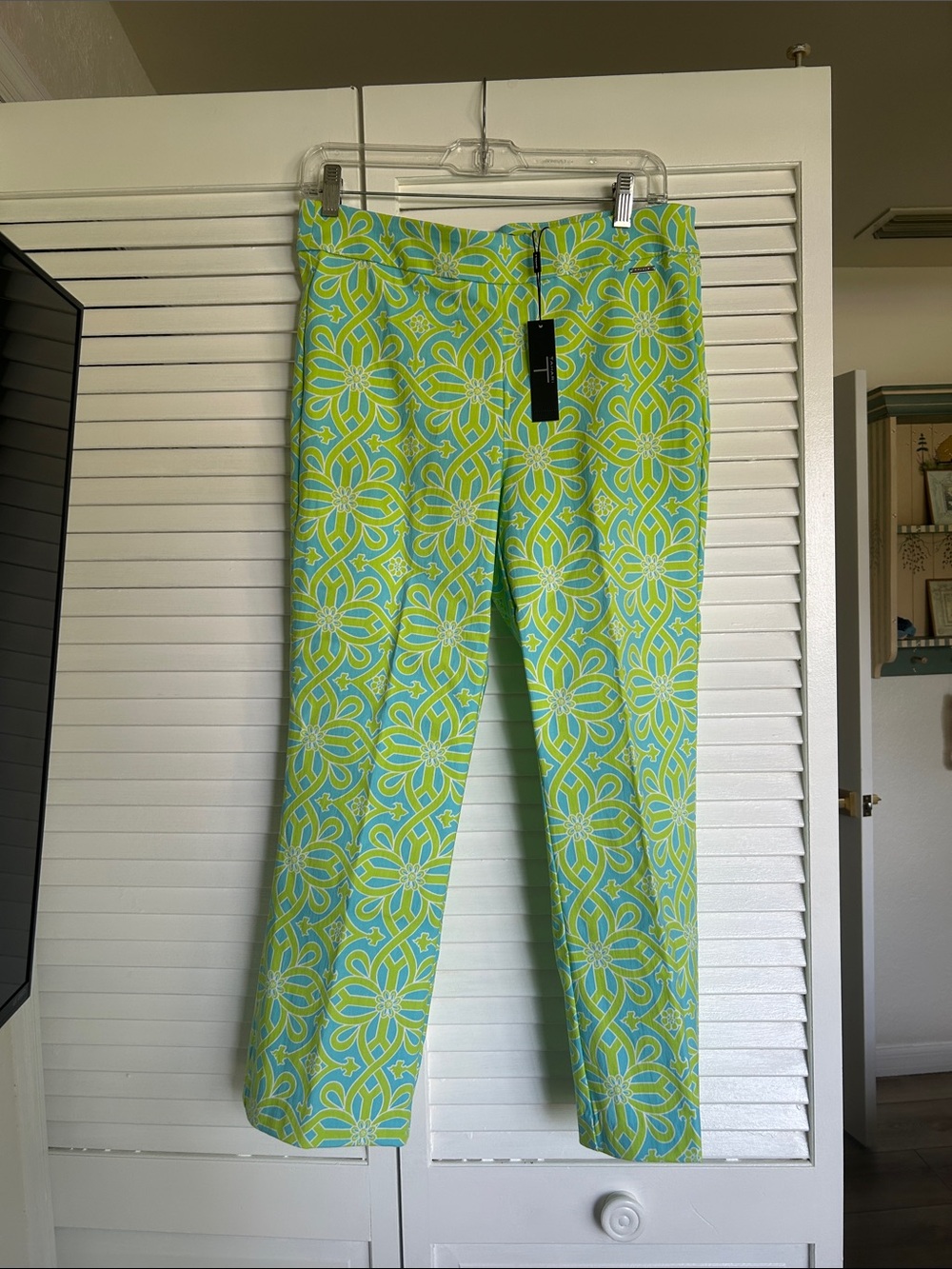 Tahari Lime Green and Aqua Patterned Capris